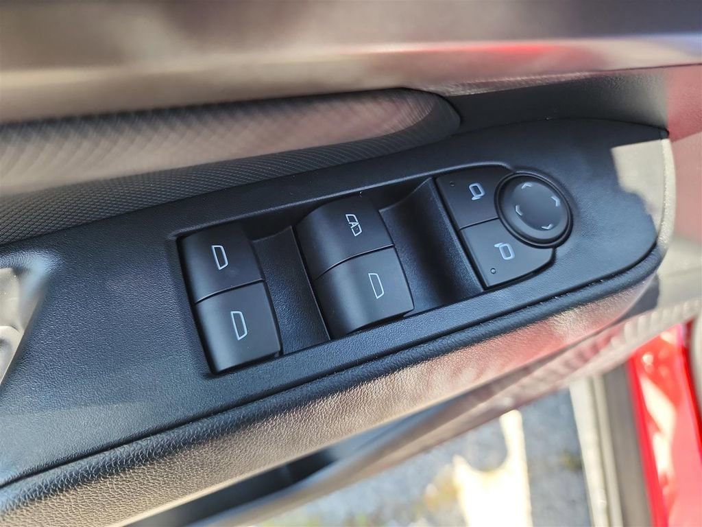 2025 Chevrolet Equinox EV RS - Photo 12