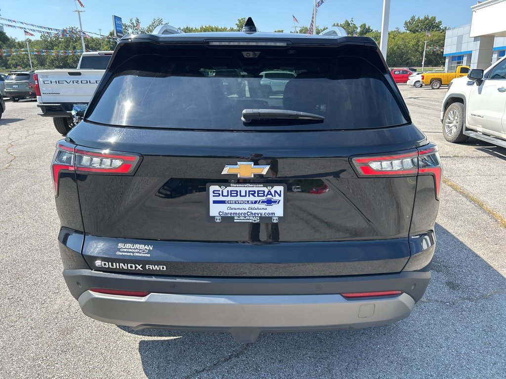 2025 Chevrolet Equinox LT photo 3