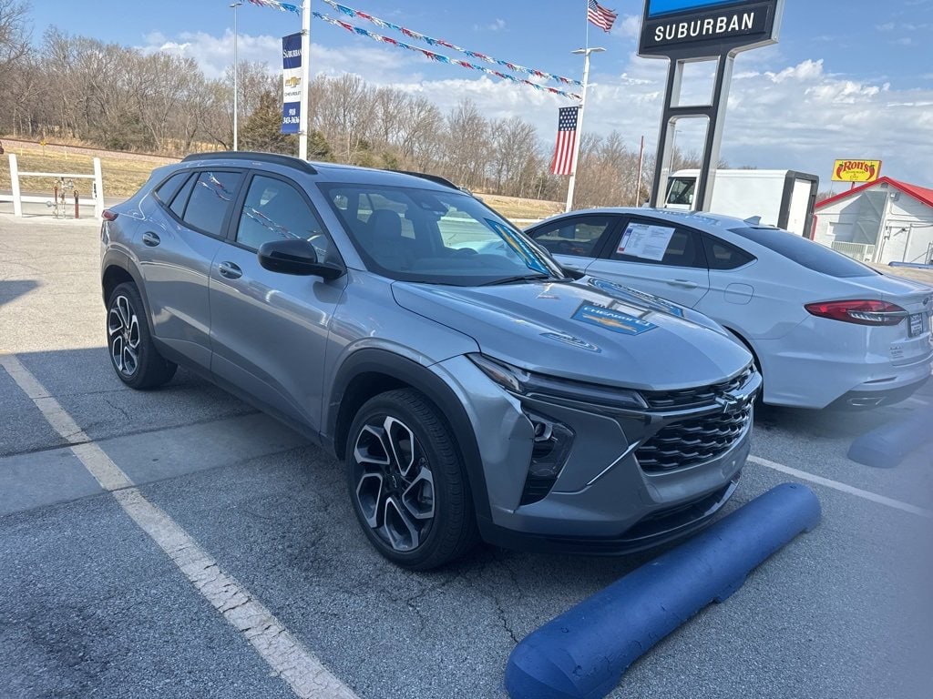 Used 2025 Chevrolet Trax 2RS SUV