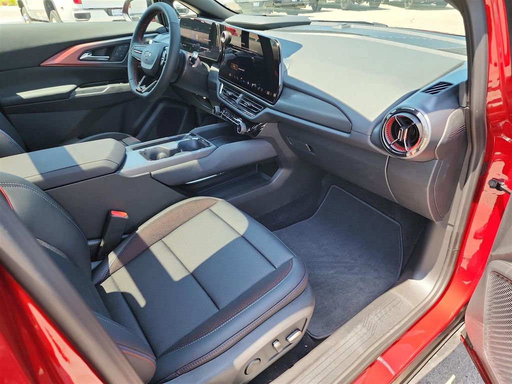 2025 Chevrolet Equinox EV RS - Photo 26