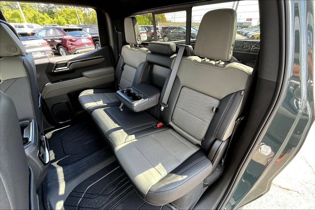 2026 Chevrolet Silverado 1500 ZR2 - Photo 10