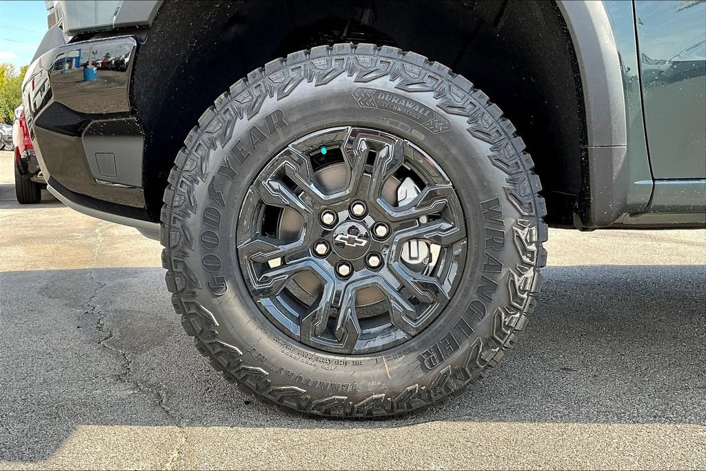 2026 Chevrolet Silverado 1500 ZR2 - Photo 12