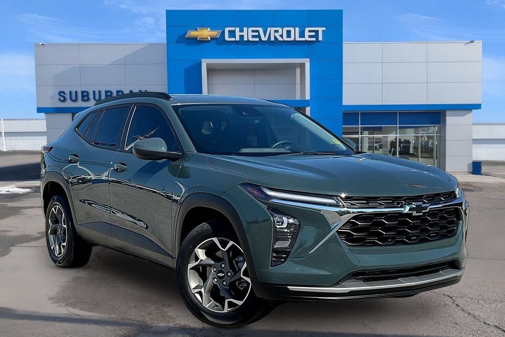 Used 2025 Chevrolet Trax LT SUV