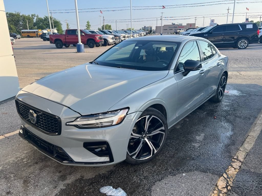 Used 2024 Volvo S60 Core Dark Theme