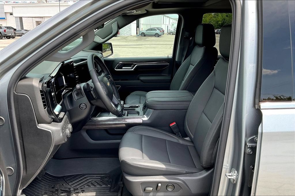 2026 Chevrolet Silverado 1500 LTZ - Photo 16