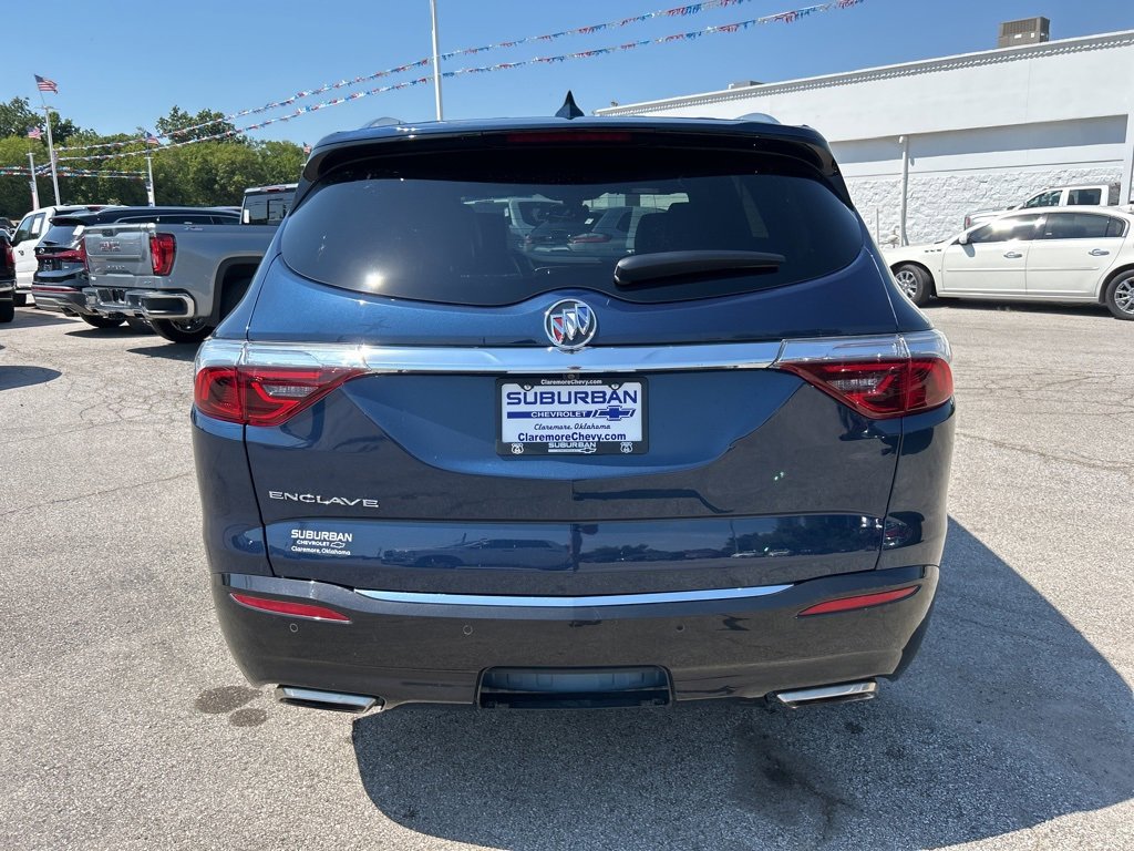 2023 Buick Enclave Essence photo 3