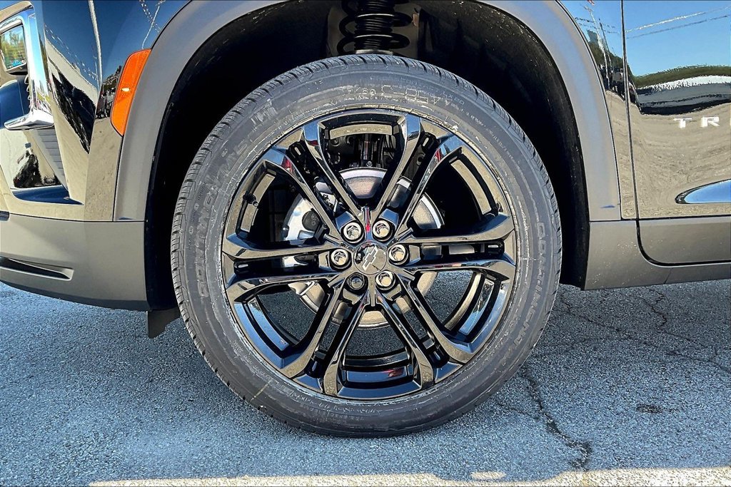 2027 Chevrolet Traverse LT - Photo 17
