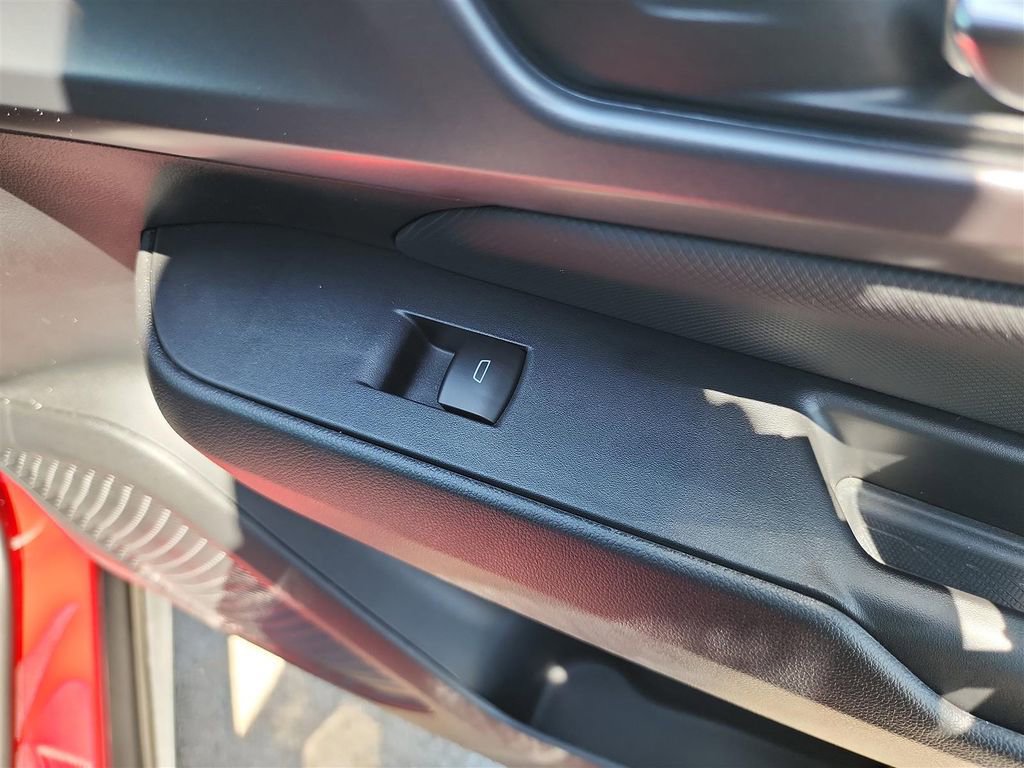 2025 Chevrolet Equinox EV RS - Photo 28