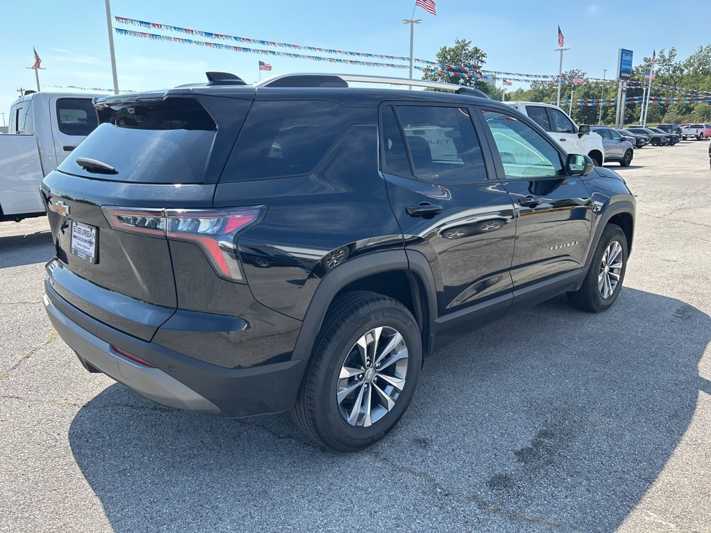 2025 Chevrolet Equinox LT photo 4