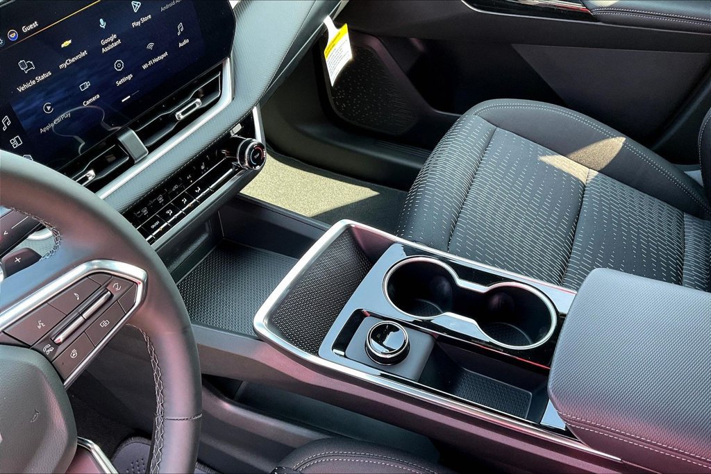 2027 Chevrolet Equinox LT - Photo 9