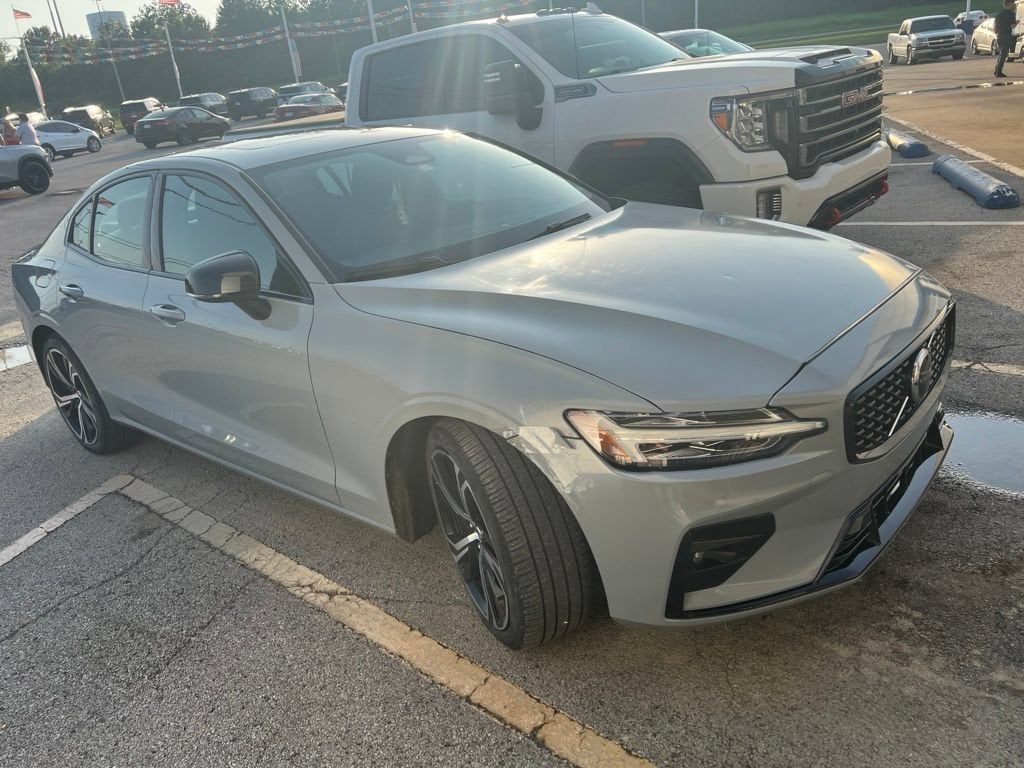 Used 2024 Volvo S60 Core Dark Theme