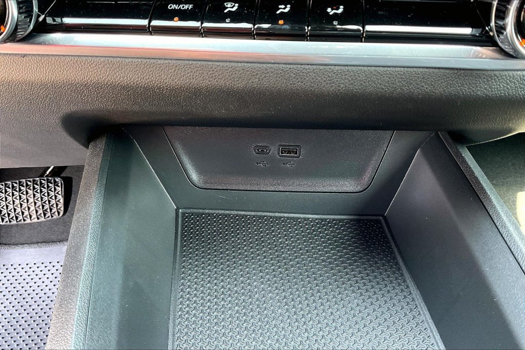 2027 Chevrolet Equinox LT - Photo 13
