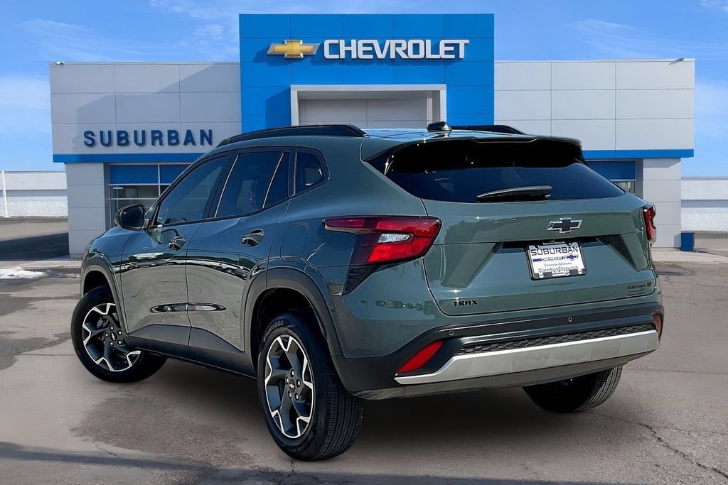 Used 2025 Chevrolet Trax LT SUV