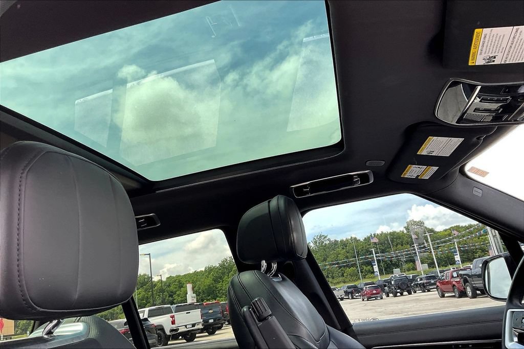 2023 Land Rover Range Rover SE - Photo 18