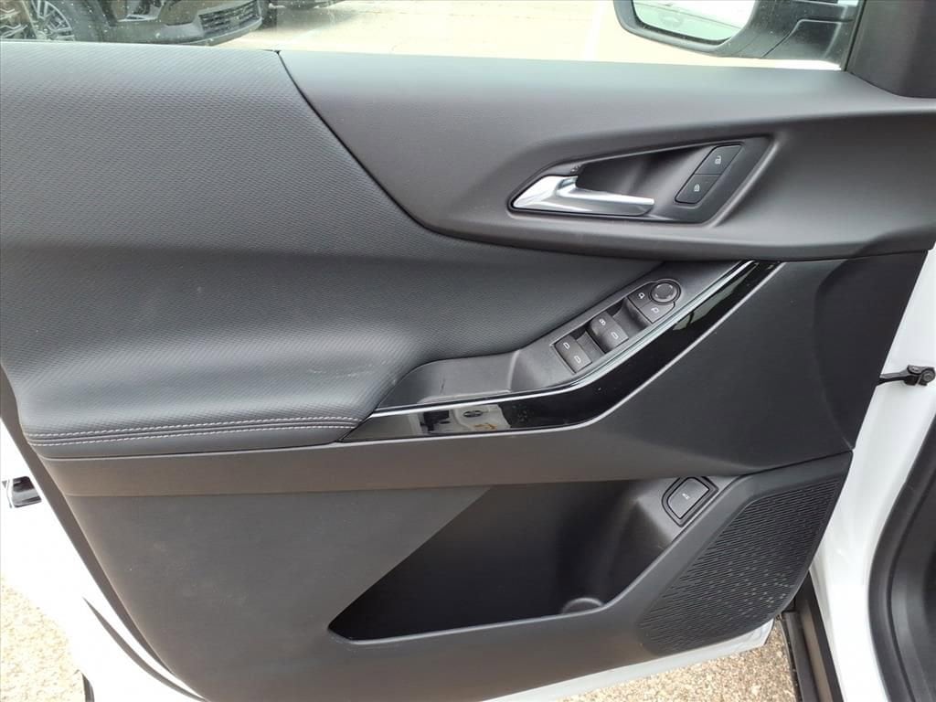 Thumbnail: 2026 Chevrolet Equinox - 12