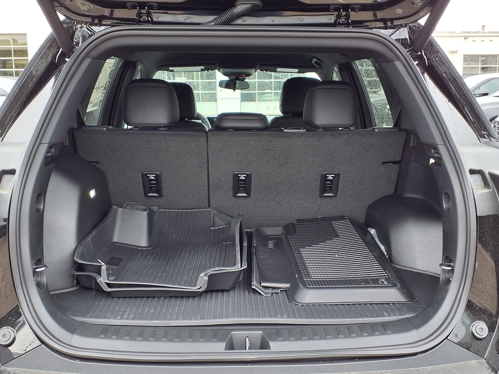 Thumbnail: 2026 Chevrolet Equinox - 8