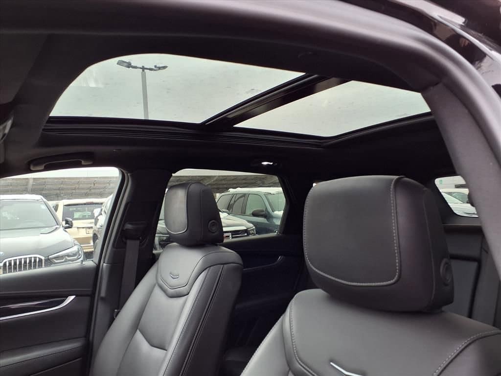 Thumbnail: 2025 Cadillac XT5 - 18