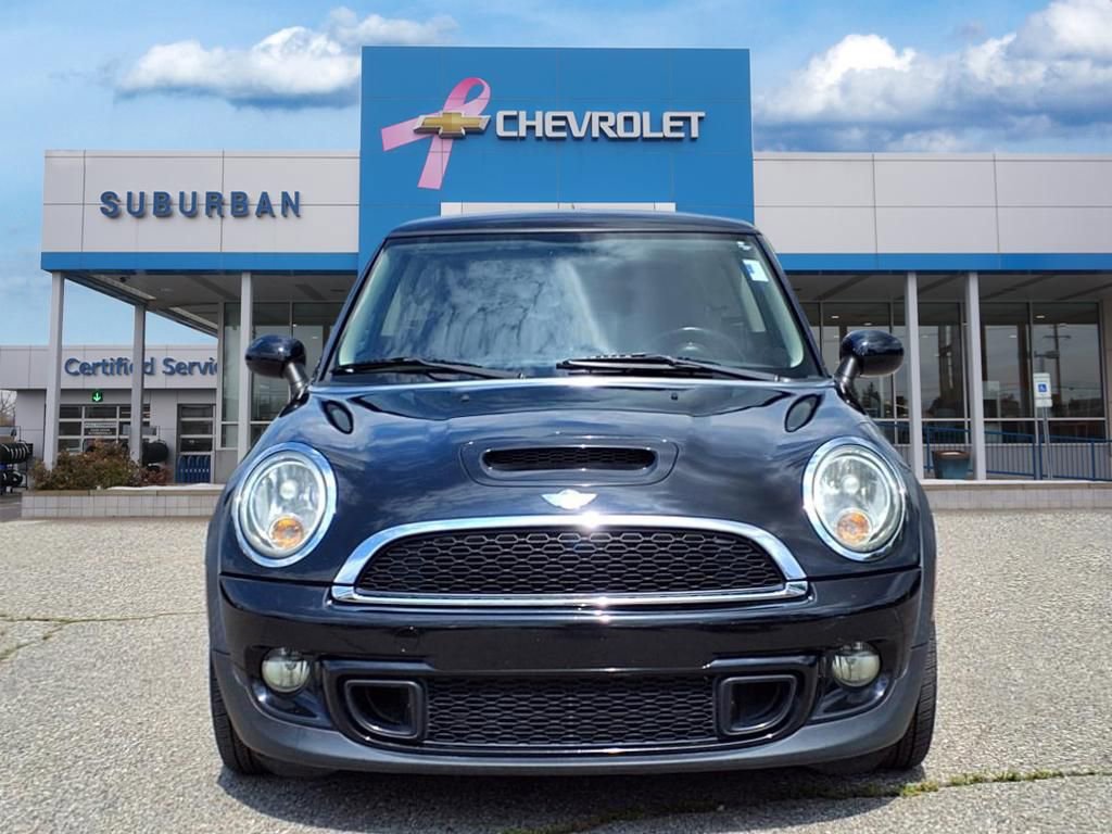 2011 Mini Cooper Hardtop S photo 2