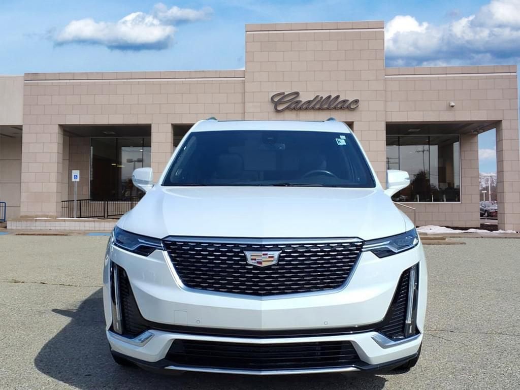 Thumbnail: 2022 Cadillac XT6 - 2