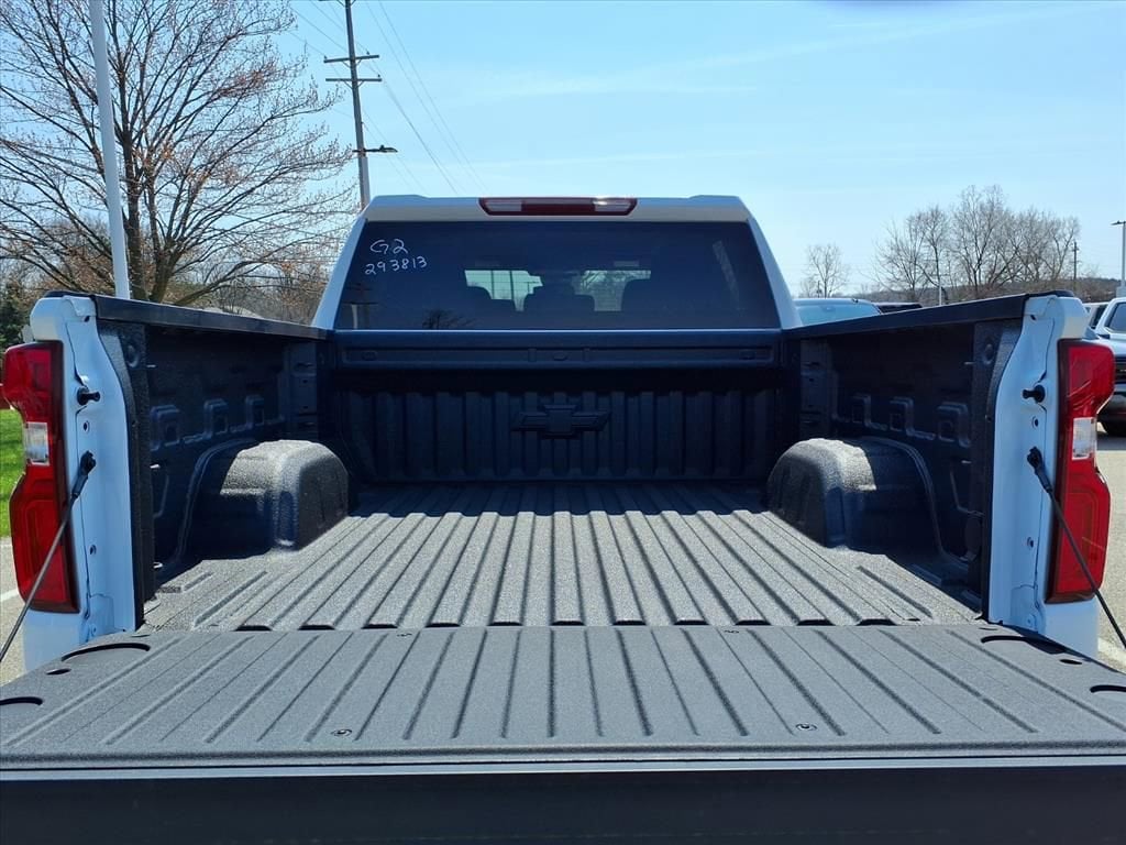 Thumbnail: 2026 Chevrolet Silverado 1500 - 8