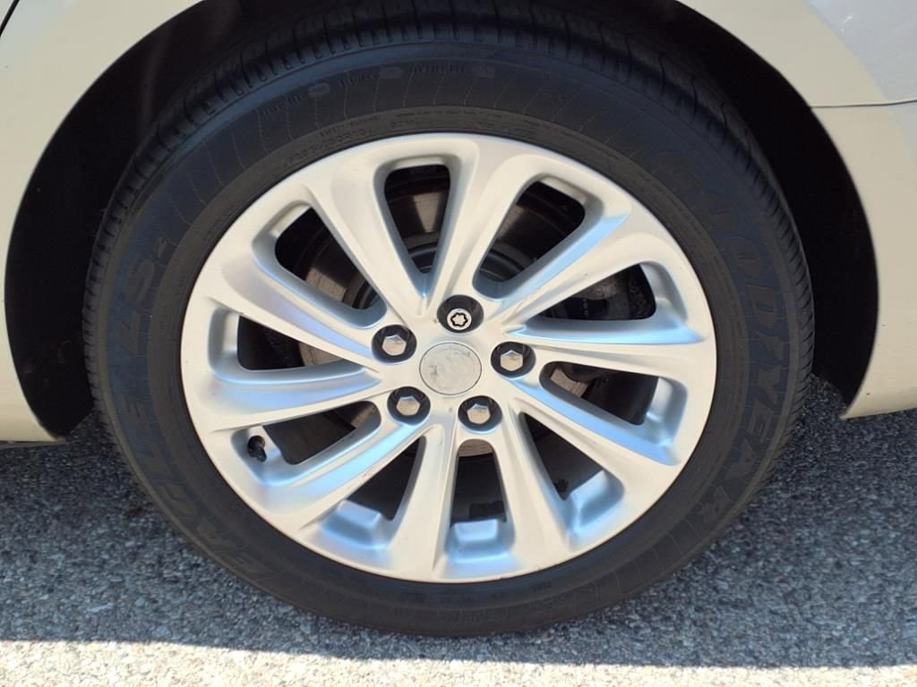 Thumbnail: 2014 Buick LaCrosse - 9