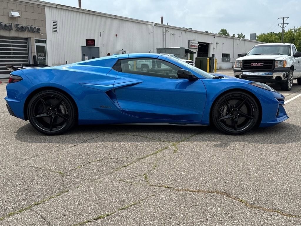 Thumbnail: 2025 Chevrolet Corvette - 9