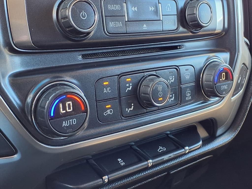 Thumbnail: 2016 Chevrolet Silverado 1500 - 21