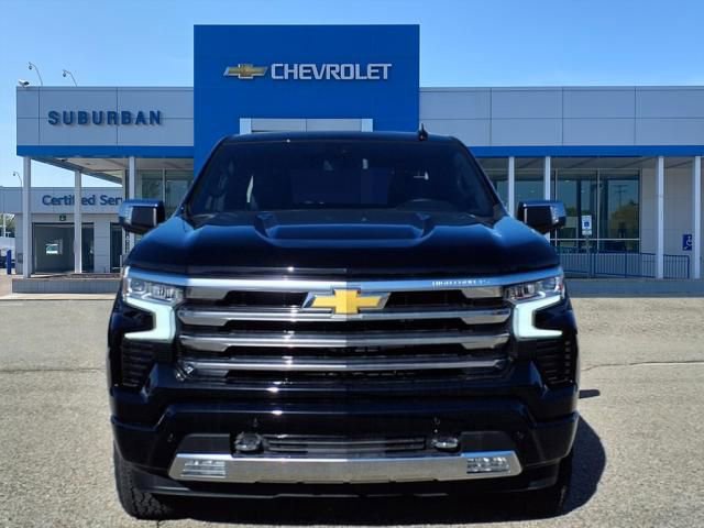 2025 Chevrolet Silverado 1500 High Country photo 2