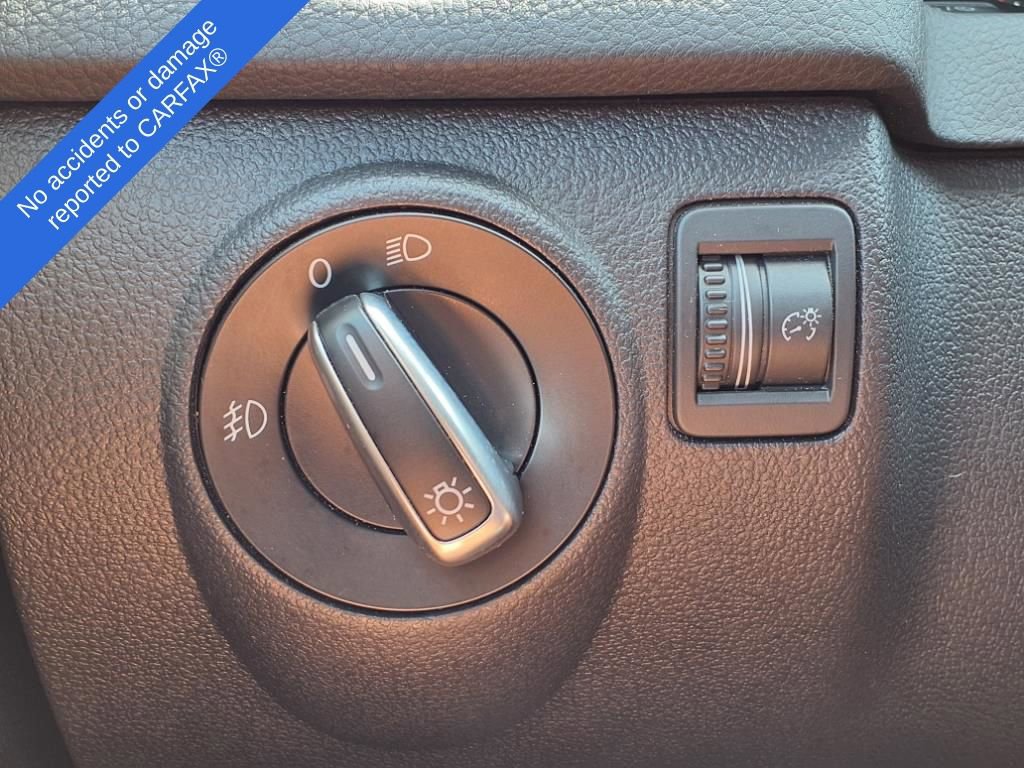 Thumbnail: 2014 Volkswagen Tiguan - 29