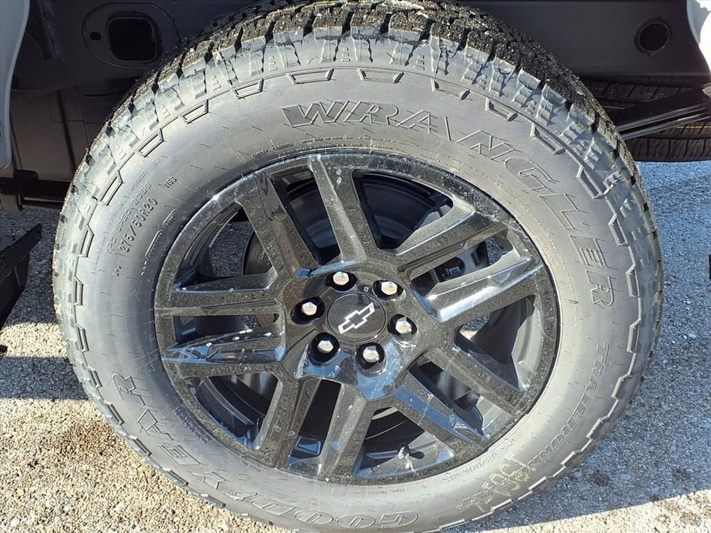 Thumbnail: 2026 Chevrolet Silverado 1500 - 7