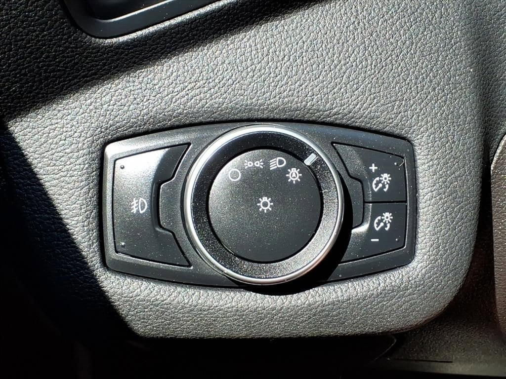 Thumbnail: 2016 Ford Escape - 28