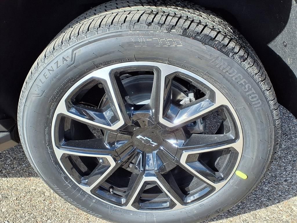 Thumbnail: 2026 Chevrolet Suburban - 5