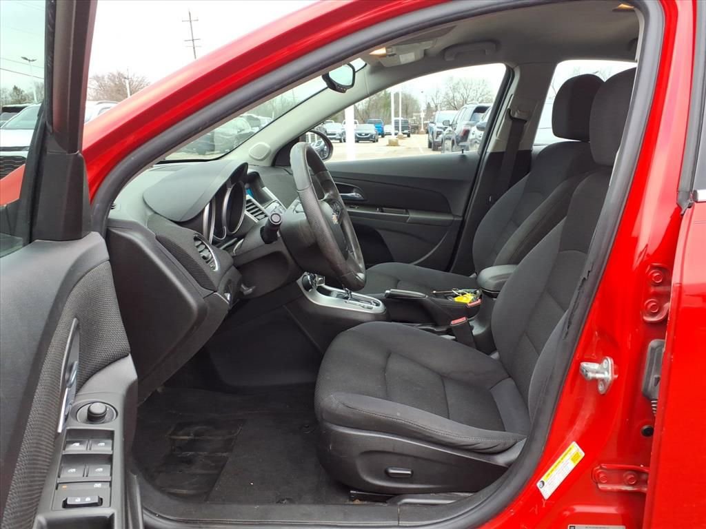 Thumbnail: 2016 Chevrolet Cruze - 16