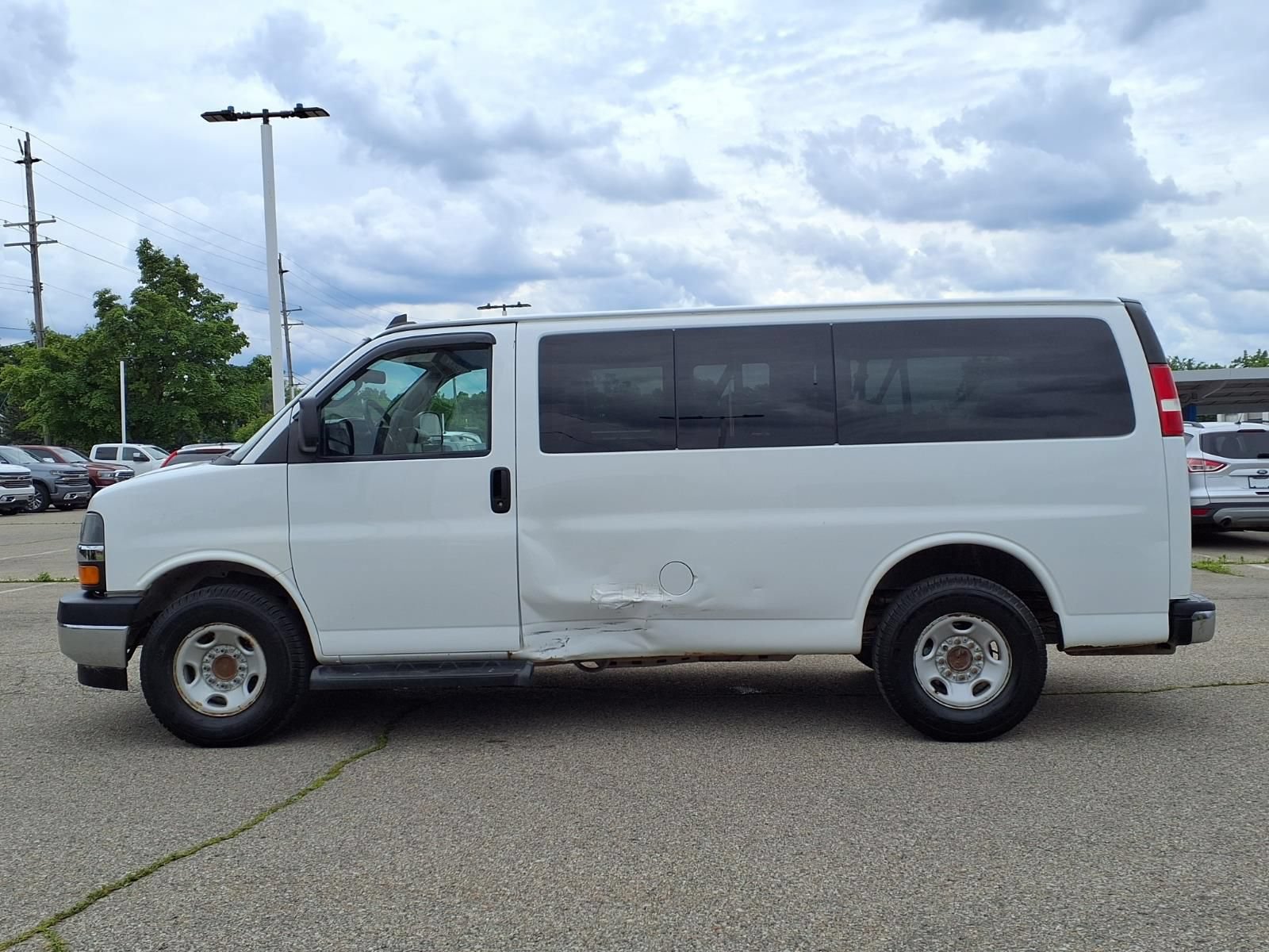 Thumbnail: 2017 Chevrolet Express - 8