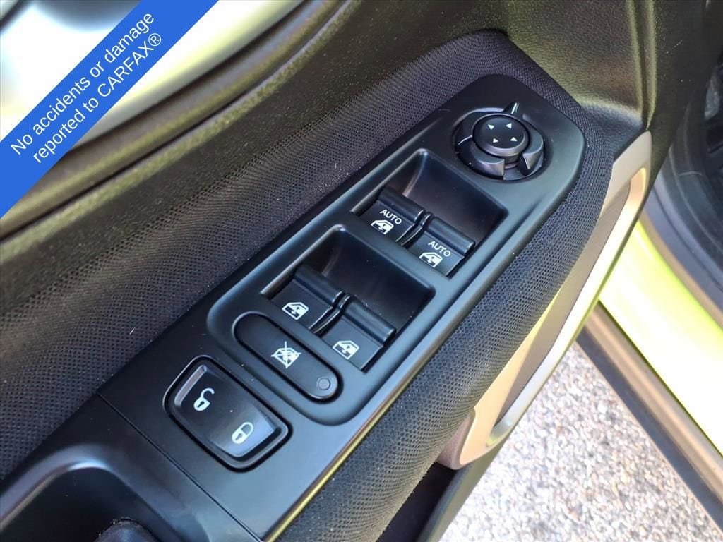 Thumbnail: 2017 Jeep Renegade - 14