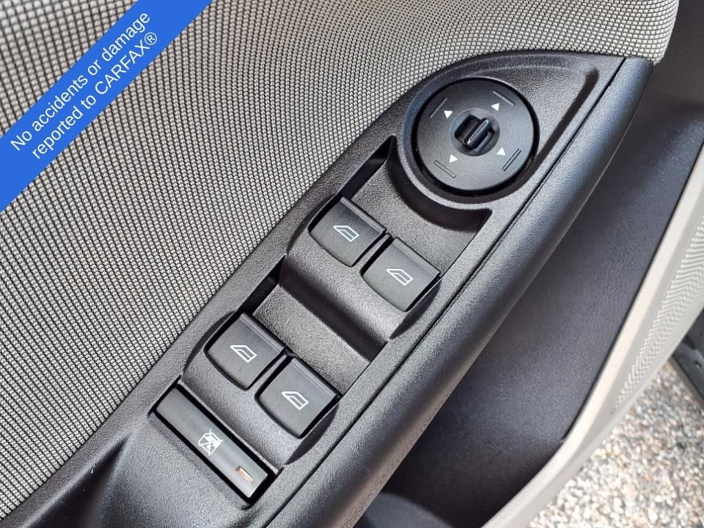 Thumbnail: 2014 Ford Focus - 15