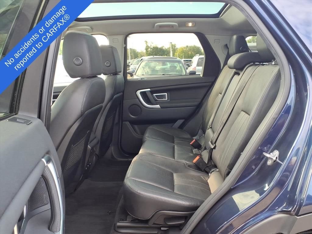 Thumbnail: 2017 Land Rover Discovery Sport - 11