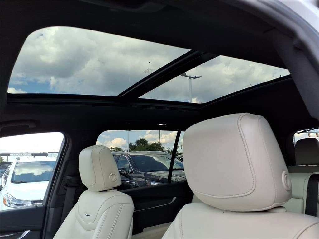 Thumbnail: 2023 Cadillac XT6 - 18