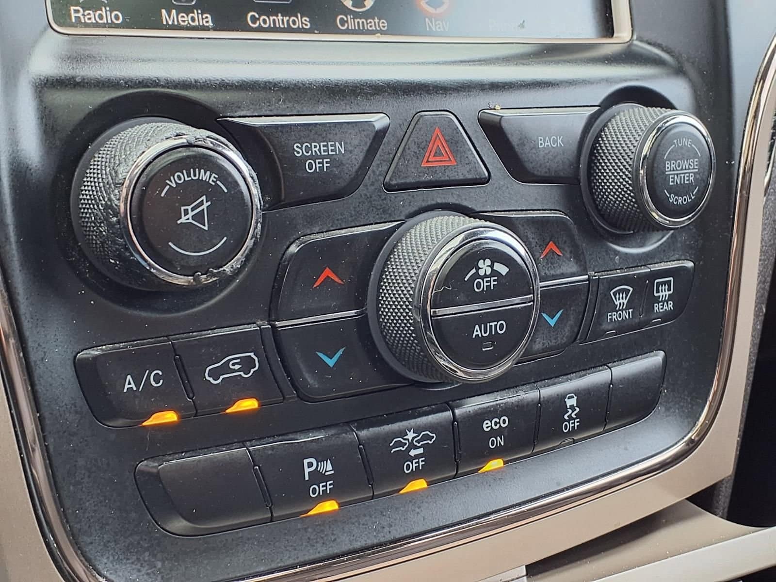 Thumbnail: 2014 Jeep Grand Cherokee - 27