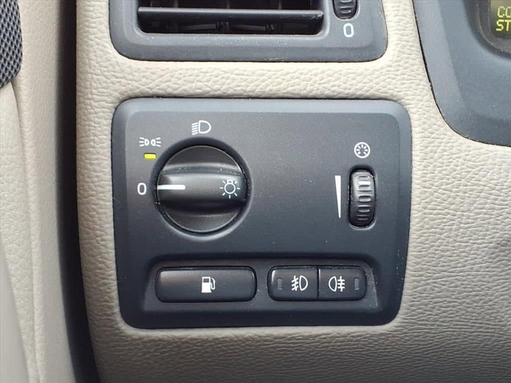 Thumbnail: 2006 Volvo XC70 - 28