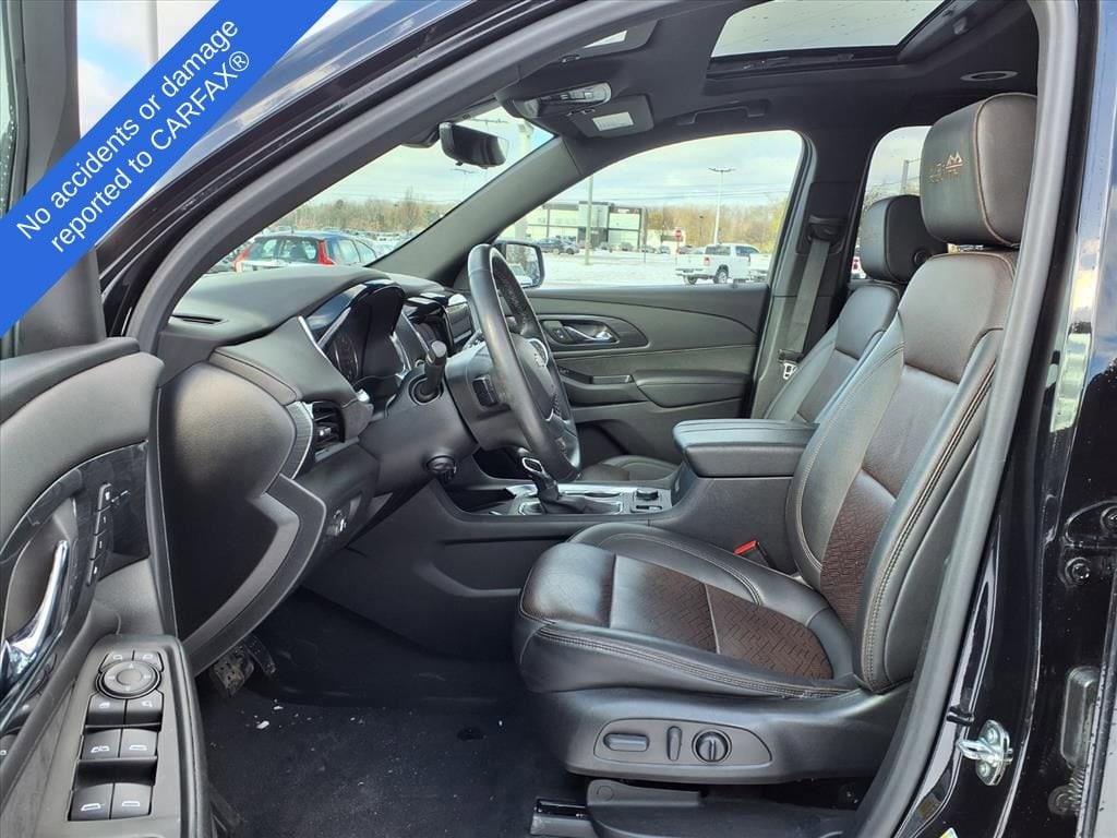 Thumbnail: 2023 Chevrolet Traverse - 17