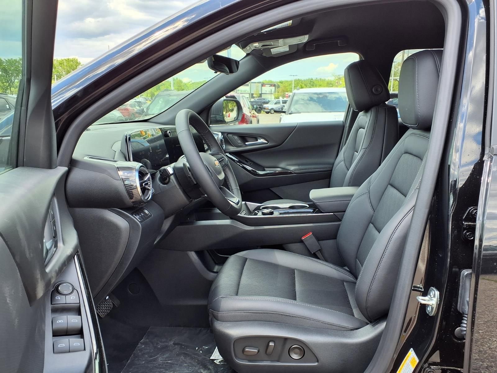 Thumbnail: 2026 Chevrolet Equinox - 13