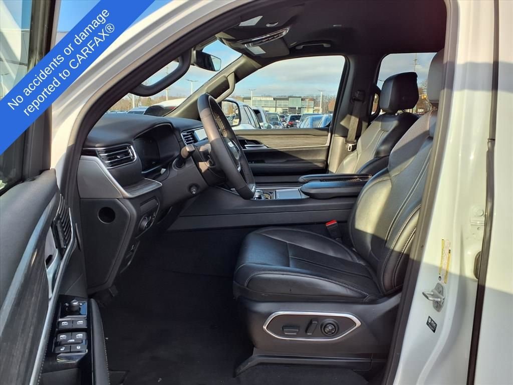 Thumbnail: 2024 Jeep Wagoneer - 18