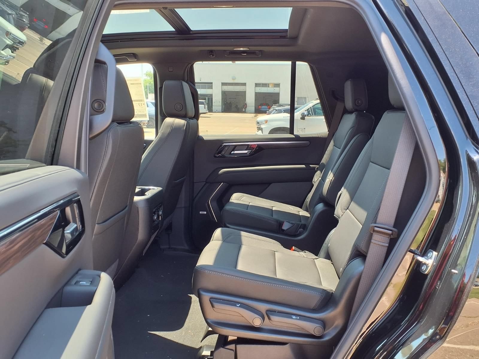 Thumbnail: 2026 Chevrolet Tahoe - 9