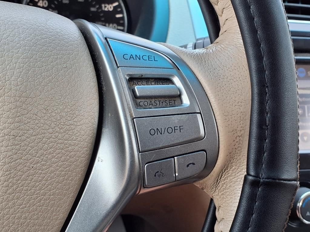 Thumbnail: 2015 Nissan Altima - 27