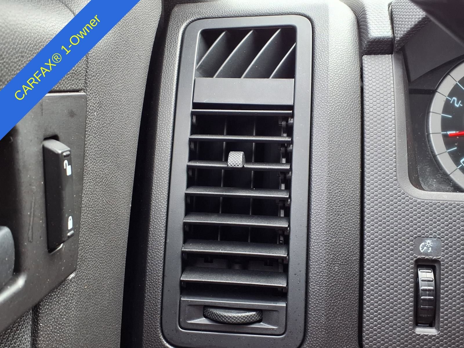 Thumbnail: 2010 Ford Escape - 26