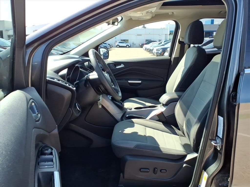 Thumbnail: 2016 Ford Escape - 17