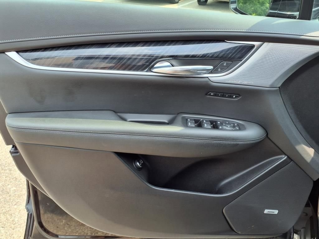 Thumbnail: 2023 Cadillac XT6 - 14