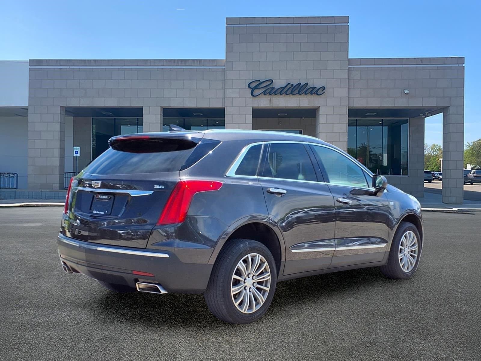 Thumbnail: 2018 Cadillac XT5 - 4