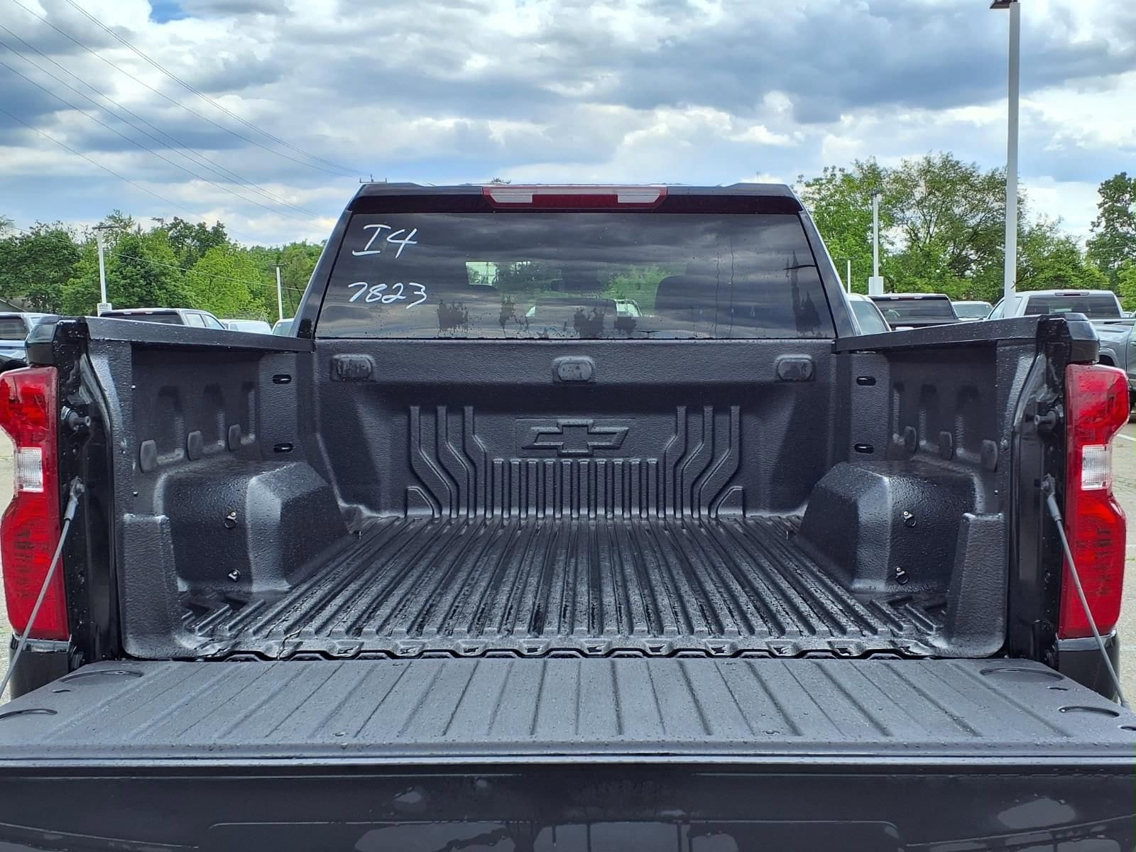 Thumbnail: 2026 Chevrolet Silverado 1500 - 8